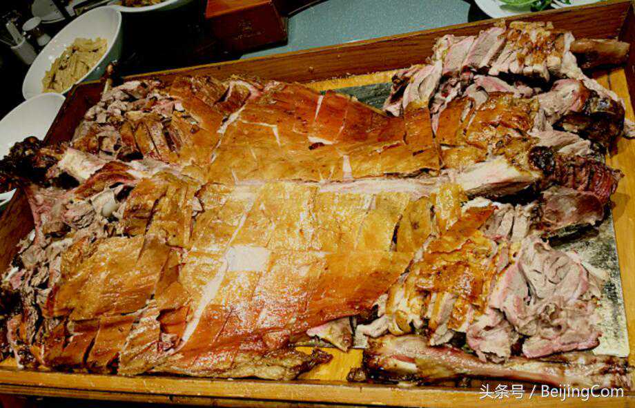 九十九顶毡房,不出京城吃烤羊!