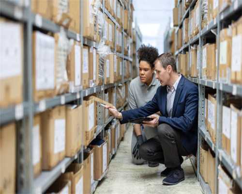 话剧《海边》：一段寻根苦旅，一部悲悯史诗