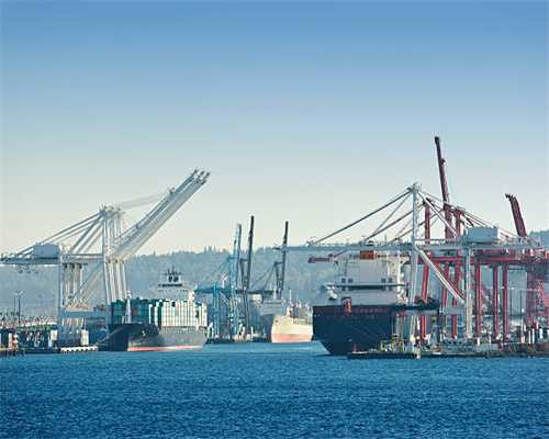 在便捷交通中感受旅游发展新脉动