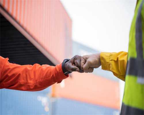 旅游次抛衣服流转兴起 只穿一次的服饰为啥这么多人买?