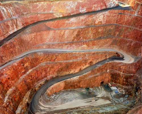 日本冲绳附近海域现台风“云雀”，影响几何？