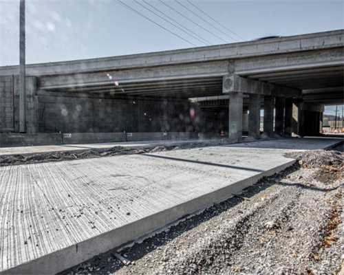 永城市百花路与沱滨北路交叉口沱滨风景带路上安全隐患亟待解决！