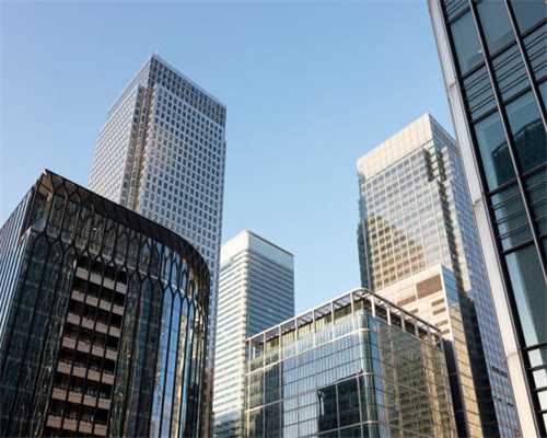 贵州赤水:穿山林越瀑布 一览赤水丹霞