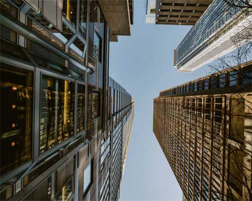 大片级别的韩国灾难电影，偷核弹炸火山，河正宇李秉宪主演