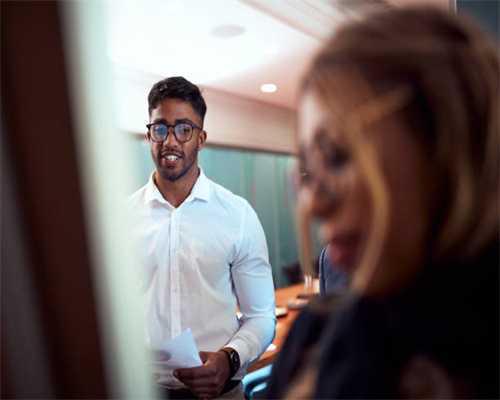 发布“昆明大树营”不实言论，一男子被依法传唤